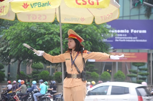Cảnh sát giao thông Hà Nội phục vụ chu đáo cho WEF ASEAN 2018

